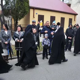 Епископ Јоаникије на литији у Никшићу