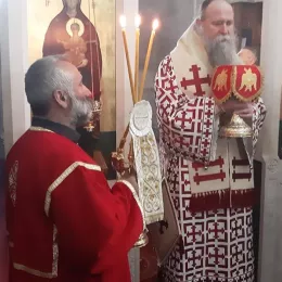 Епископ Јоаникије богослужио у Ђурђевим Ступовима