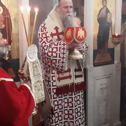 Епископ Јоаникије богослужио у Ђурђевим Ступовима