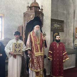 Заупокојена архијерејска Литургија у манастиру Ђурђеви Ступови