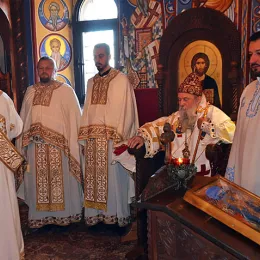 Епископи Јоаникије и Јован богослужили у Острогу у Недјељу о страшном суду