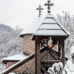 Владика Јоаникије на Теодорову суботу богослужио у манастиру Добриловина