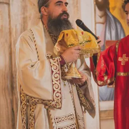 Епископи Јоаникије и Методије богослужили у храму Васкрсења Христовог у Подгорици