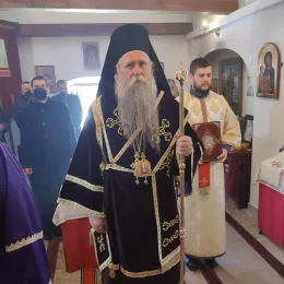 Владика Јоаникије служио, у Кленку, у Бањанима, Литургију и опијело Душану Баћовићу 