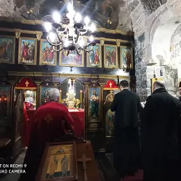 Литургија у цркви Светих Апостола Петра и Павла у Бијелом Пољу 