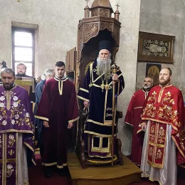 Епископ Јоаникије служио у манастиру Ђурђеви Ступови