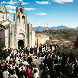 Епископ Јоаникије на сахрани владике Атанасије