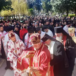 Епископ Јоаникије на сахрани владике Атанасије
