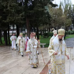 Света архијерејска Литургија и Парастос блаженопочившем Владики Атанасију