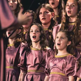 Владика Иларион на добротворној вечери, у Беранама