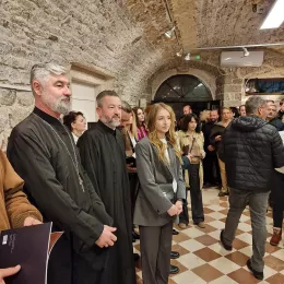 Изложба "Божија књига на 100 језика"