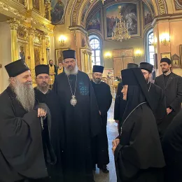 Патријарх Порфирије се поклонио моштима Свете Матроне Московске