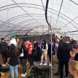 Пластенике аквапоније у Мушовини код Никшића посјетили ученици ССШ из Подгорице