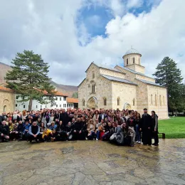 Група вјерника из Никшића посјетила светиње Косова и Метохије