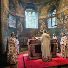 Група вјерника из Никшића посјетила светиње Косова и Метохије