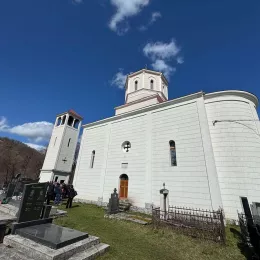 Литургију у Павином Пољу служио Епископ г. Методије