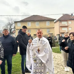 Литургија у недјељу у цркви Светих апостола Петра и Павла