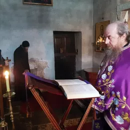 Царски часови служени у Ђурђевим Ступовима