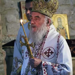 Литургија у Пећкој Патријаршији