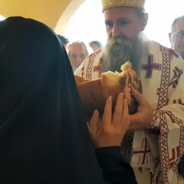 Литургија у манастиру Вазнесења Господњег у Драговољићима