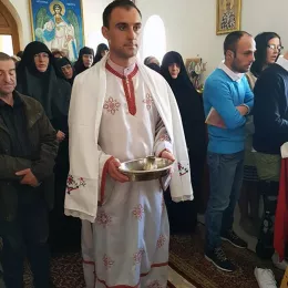 Литургија у манастиру Вазнесења Господњег у Драговољићима