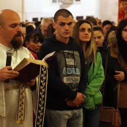 Васкршња поноћна Литургија у никшићком Саборном храму