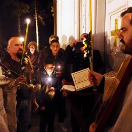 Васкршња поноћна Литургија у никшићком Саборном храму