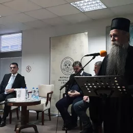 Књига „Ухваћени у вршењу својих права“ Владимира Лепосавића промовисана у Никшићу