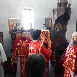 Велика субота и Благовјести молитвено прослављени у Ђурђевим Ступовима