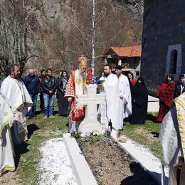 Епископ Јоаникије служио Литургију у манастиру Бијела и полугодишњи помен монахињи Анастасији