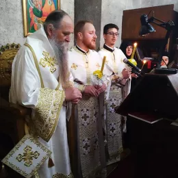 Васкрсење Господње прослављено у манастиру Ђурђеви Ступови