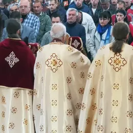 Цвијети прослављене у Никшићу