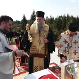 Освештан камен темељац за храм Светог апостола и јеванђелисте Луке