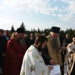 Освештан камен темељац за храм Светог апостола и јеванђелисте Луке