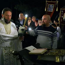 Васкрсење Господње прослављено литургијски у Саборном храму у Никшићу