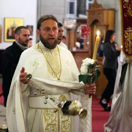 Васкрсење Господње прослављено литургијски у Саборном храму у Никшићу