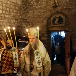 Манастир Бешка прославио храмовну славу, богослужио владика Јоаникије