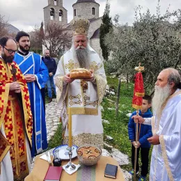 Манастир Бешка прославио храмовну славу, богослужио владика Јоаникије