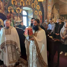 Владика Јоаникије на Недјељу Светог Јована Лествичника богослужио у манастиру Острогу