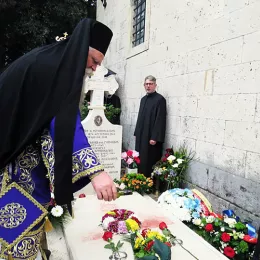 Владика Јоаникије на годишњем помену оцу Момчилу Кривокапићу