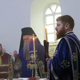 Владика Јоаникије на годишњем помену оцу Момчилу Кривокапићу