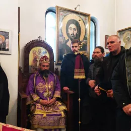 Владика Методије у Ћириловцу служио пређеосвећену Литургију са четрдесетодневним поменом оцу Јоилу Булатовићу