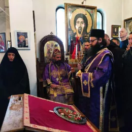 Владика Методије у Ћириловцу служио пређеосвећену Литургију са четрдесетодневним поменом оцу Јоилу Булатовићу