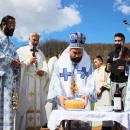 Владика Методије освештао храм Светог Апостола Томе у Подбишћу