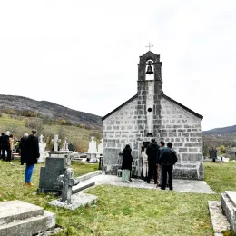 Светa Архијерејскa Литургијa на Велимљу