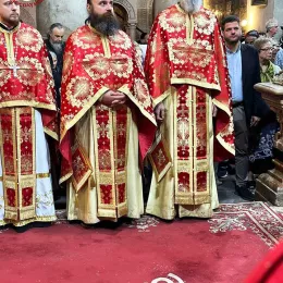 Светa Архијерејскa Литургијa у ЈерусалимуСветa Архијерејскa Литургијa у Јерусалиму