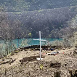 Света литургија на црквишту Светог Николаја Мирликијског