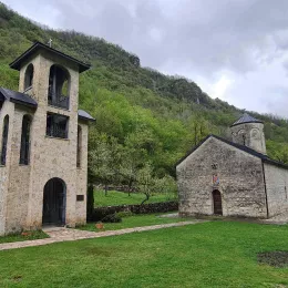 Литургијско сабрање у манастиру Подмалинско