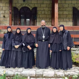 Литургијско сабрање у манастиру Подмалинско