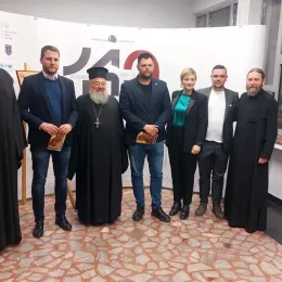 „Огледало и загонетка“